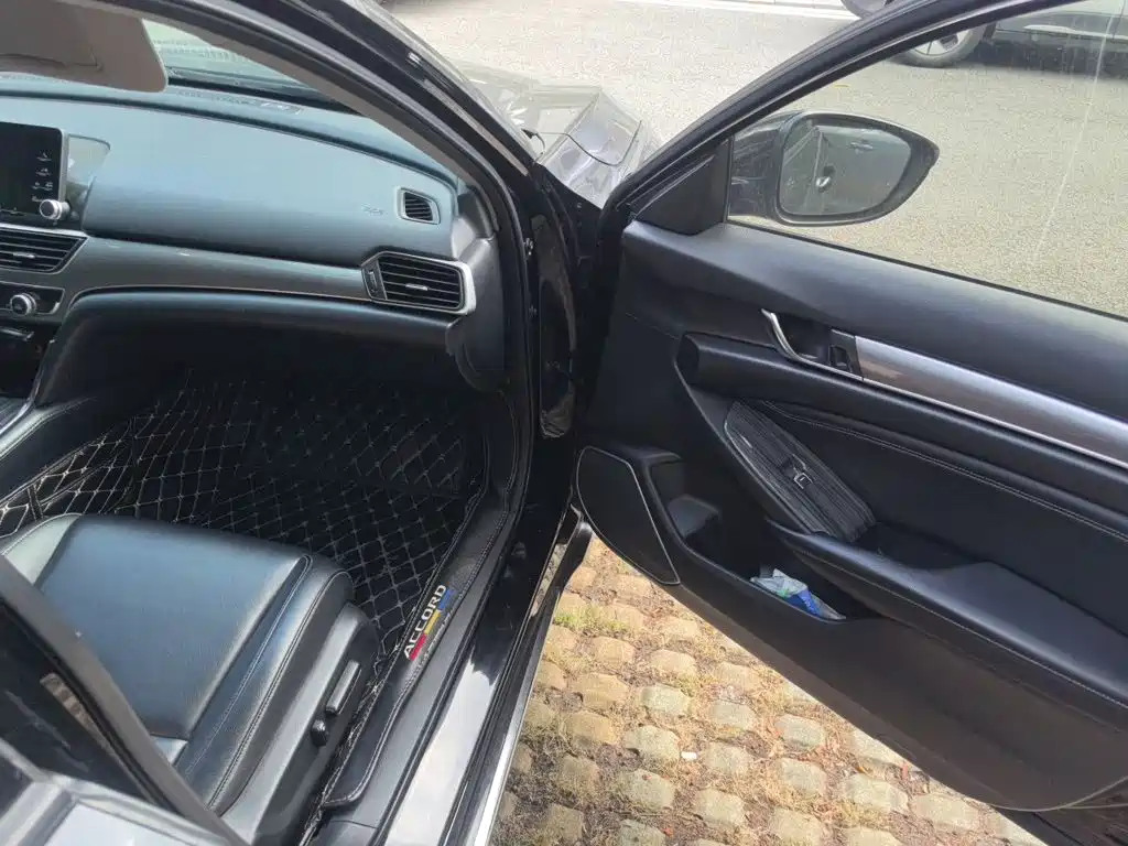 Honda Accord — фото 19