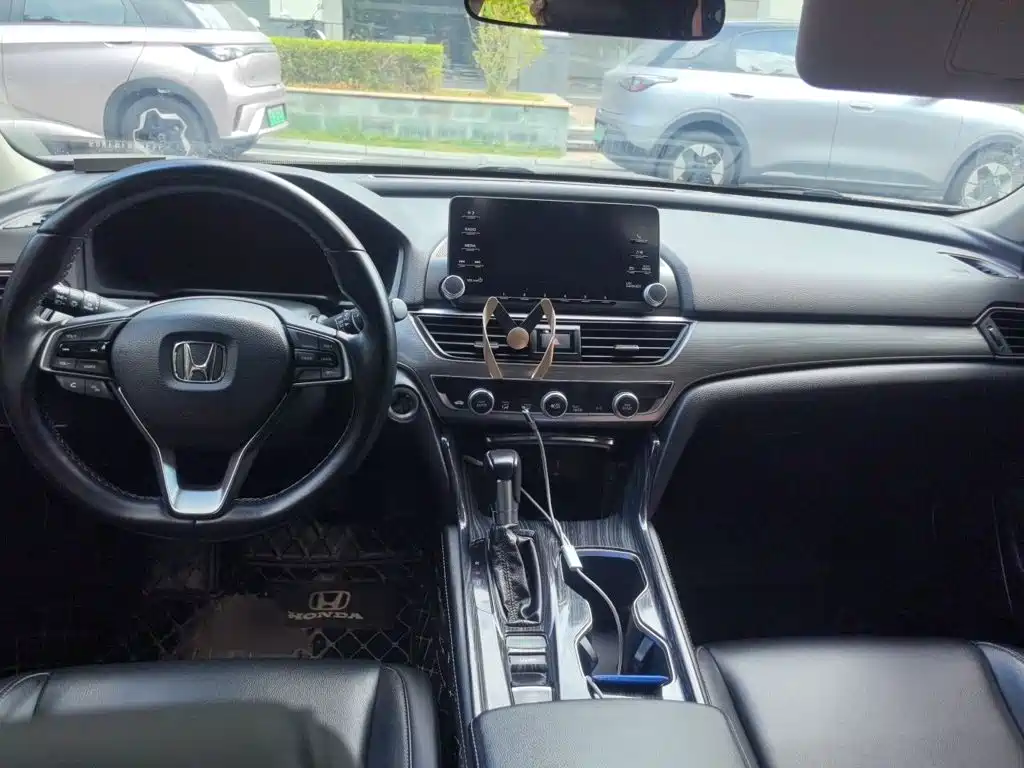 Honda Accord — фото 5