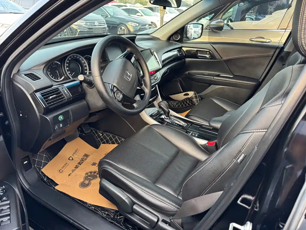 Honda Accord — фото 3