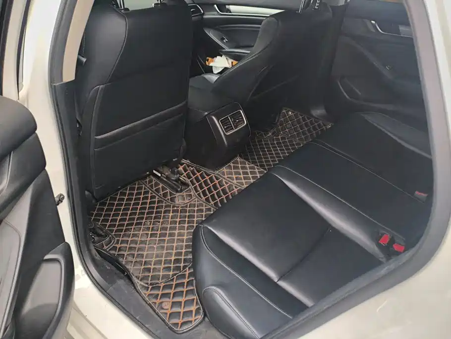Honda Accord — фото 11