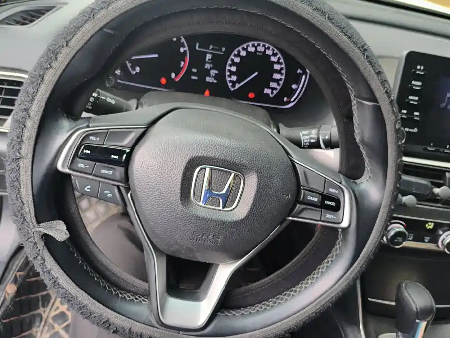 Honda Accord — фото 15