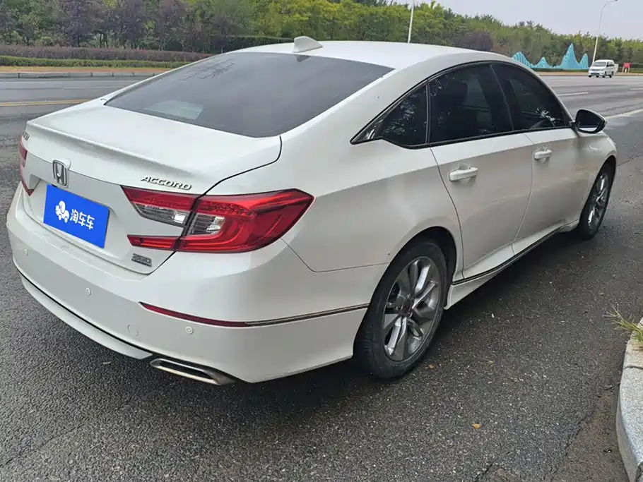 Honda Accord — фото 3