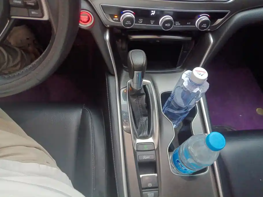 Honda Accord — фото 16