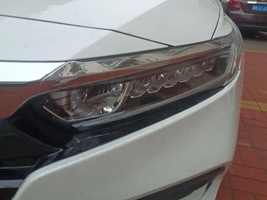 Honda Accord — фото 5