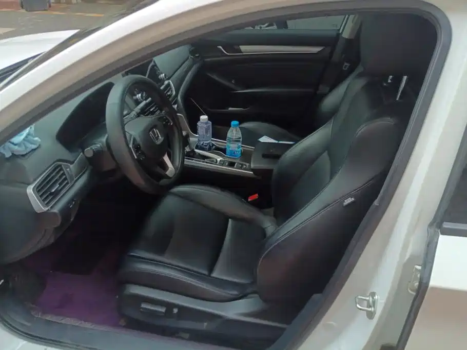 Honda Accord — фото 9