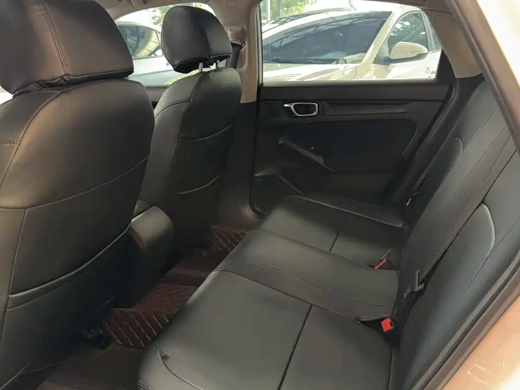 Honda Civic — фото 10