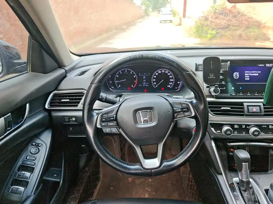 Honda Accord — фото 15