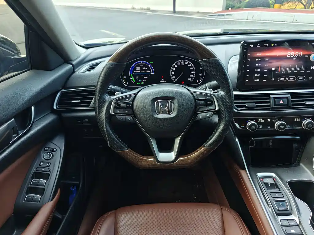 Honda Accord — фото 6