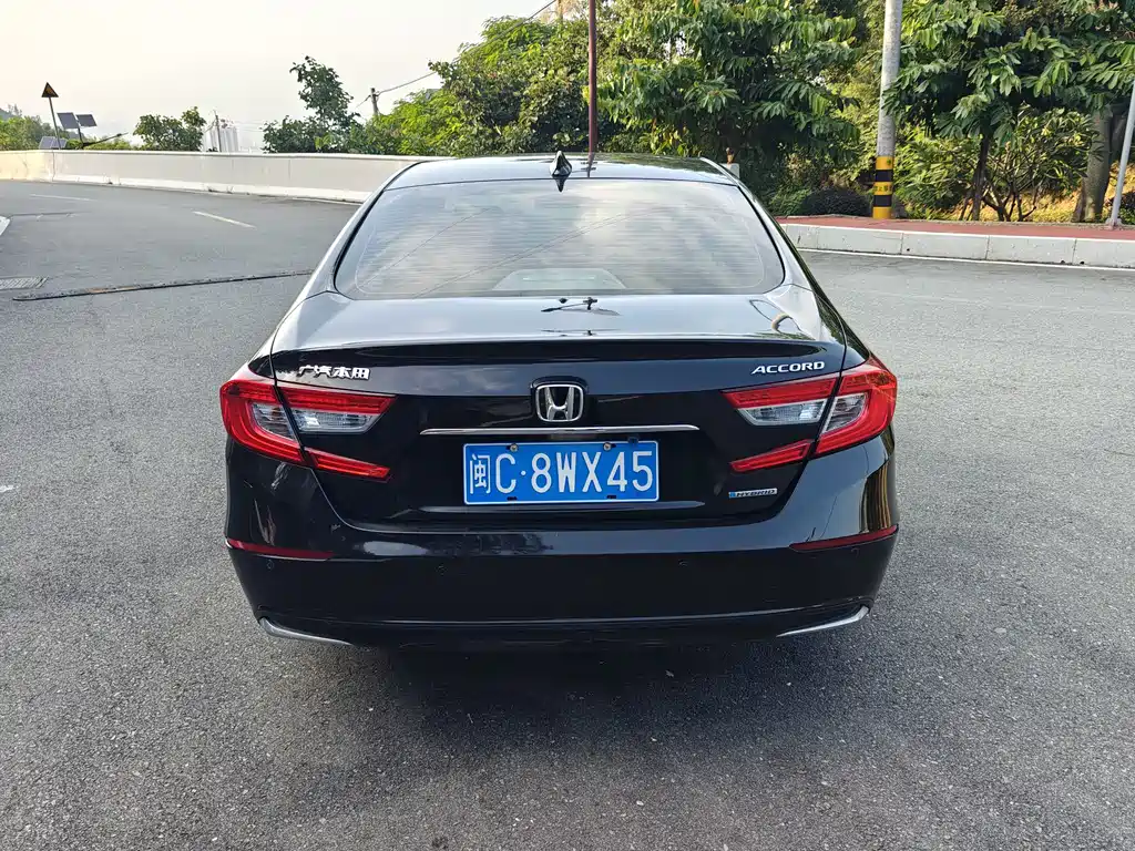 Honda Accord — фото 10
