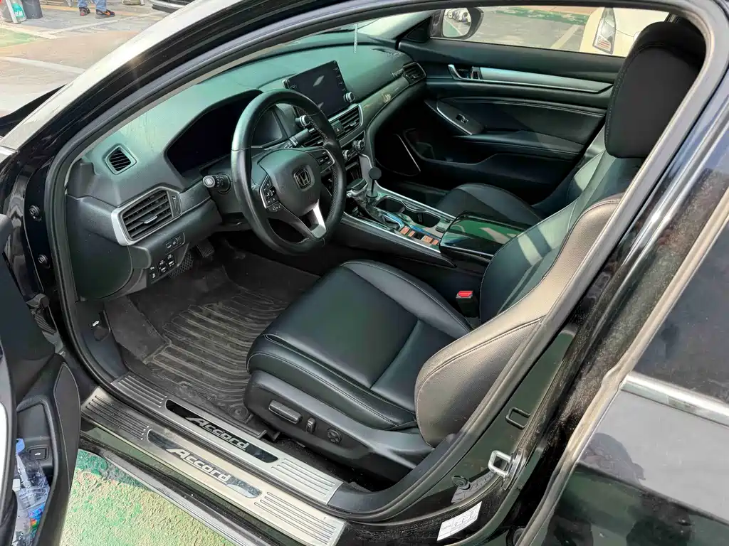 Honda Accord — фото 7