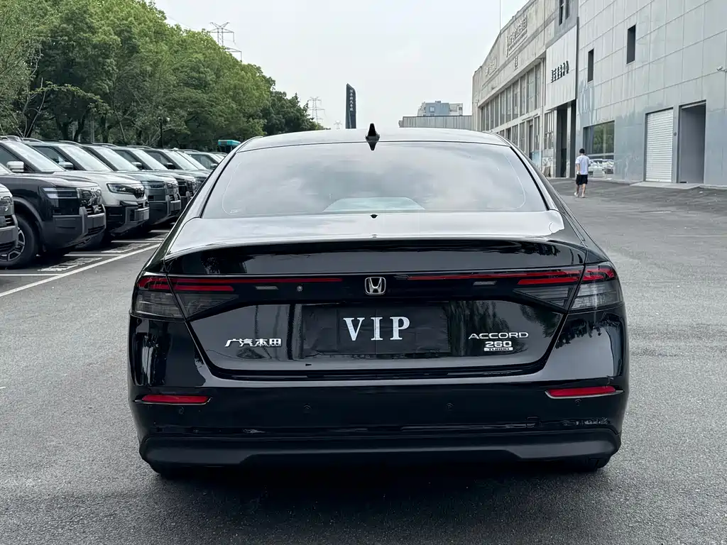 Honda Accord — фото 23