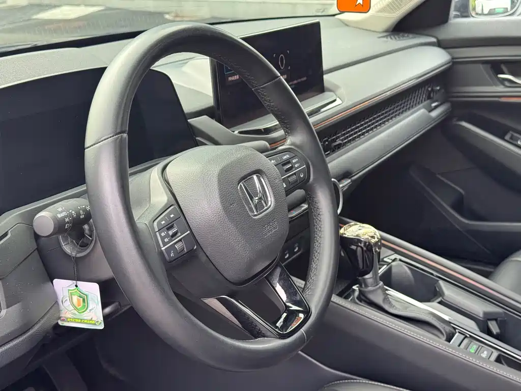 Honda Accord — фото 8