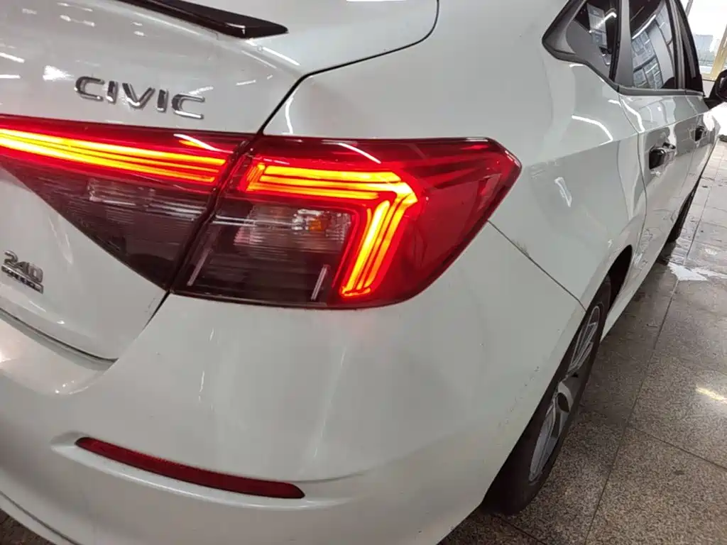 Honda Civic — фото 8