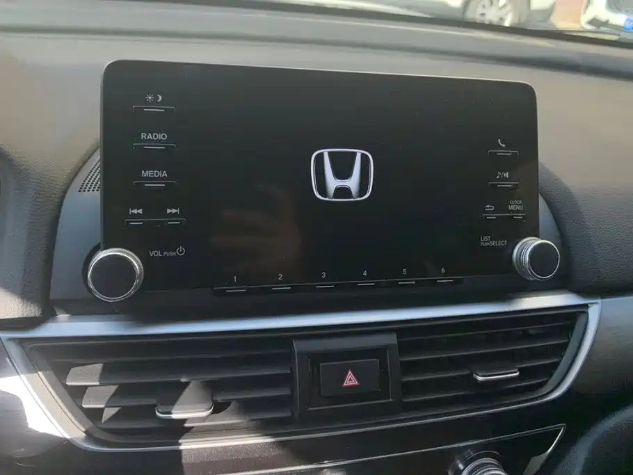 Honda Inspire — фото 13