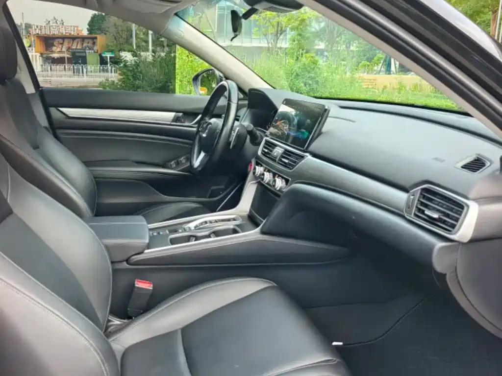 Honda Accord — фото 6