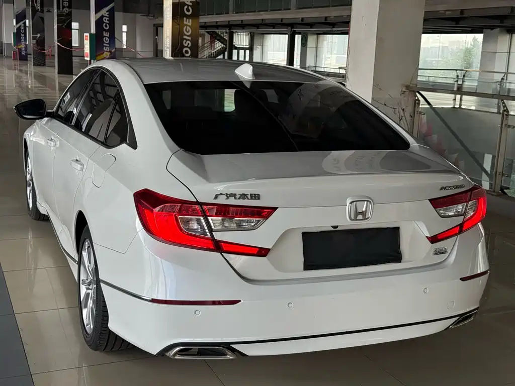 Honda Accord — фото 4