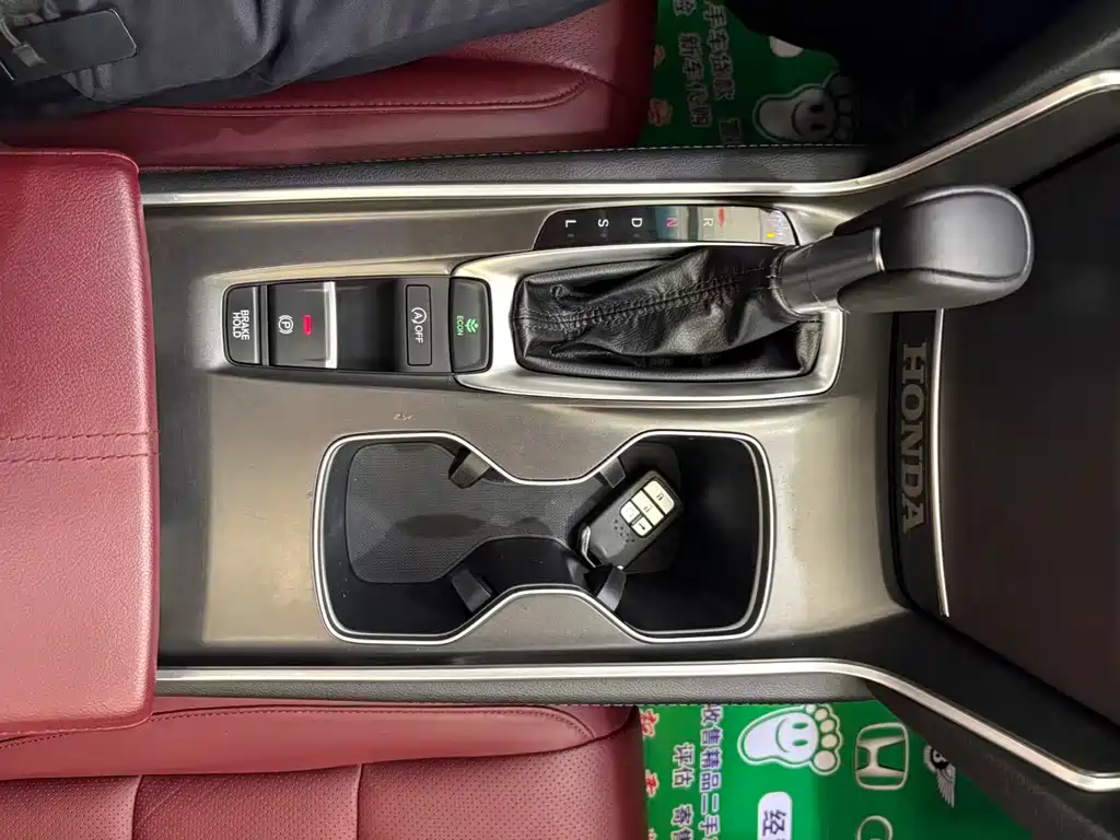Honda Accord — фото 13