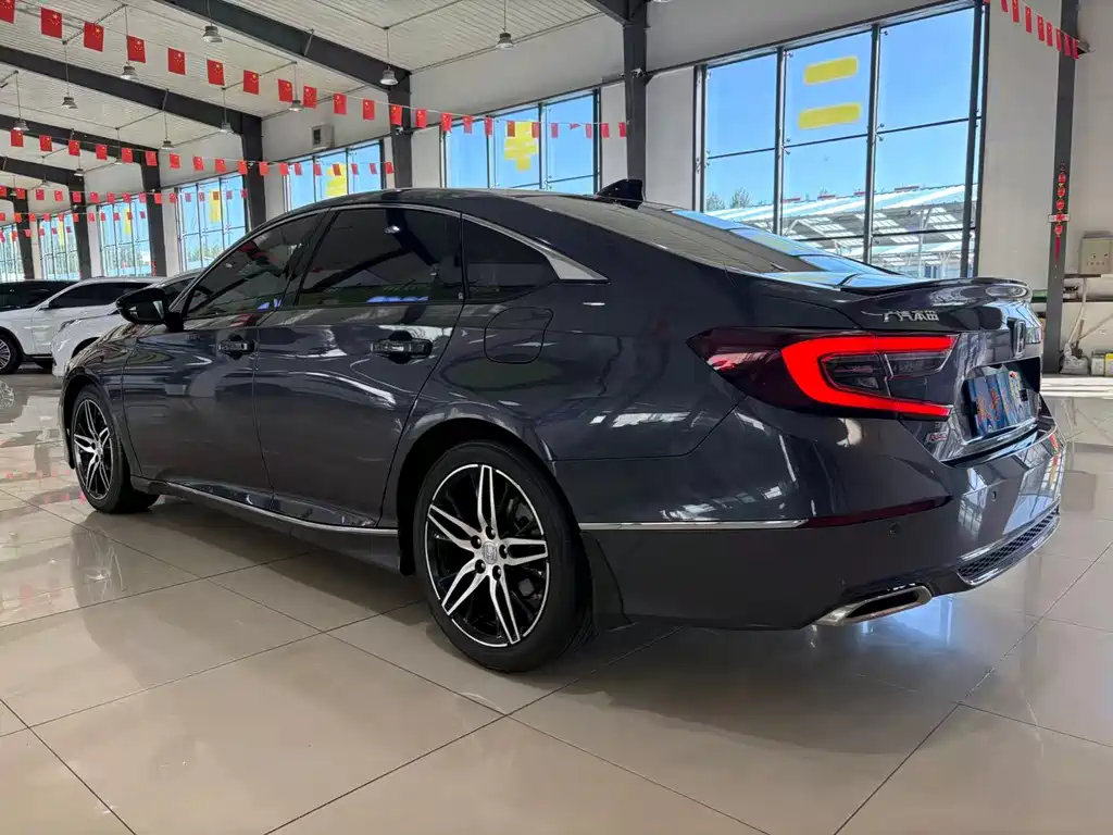 Honda Accord — фото 6
