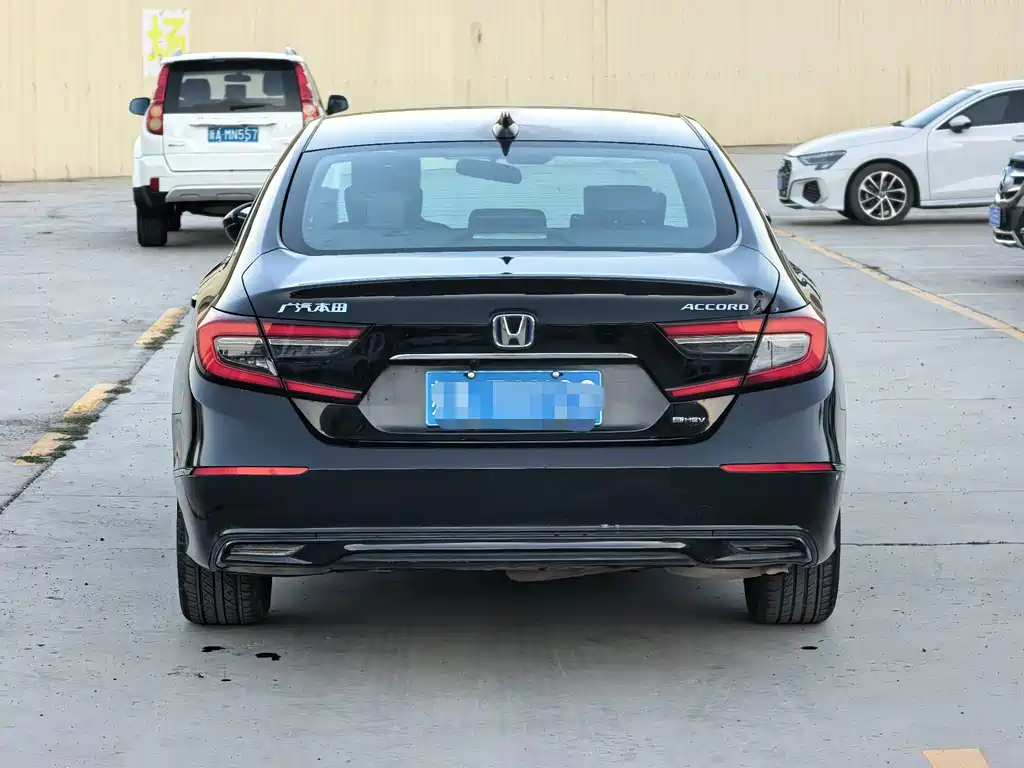 Honda Accord — фото 8