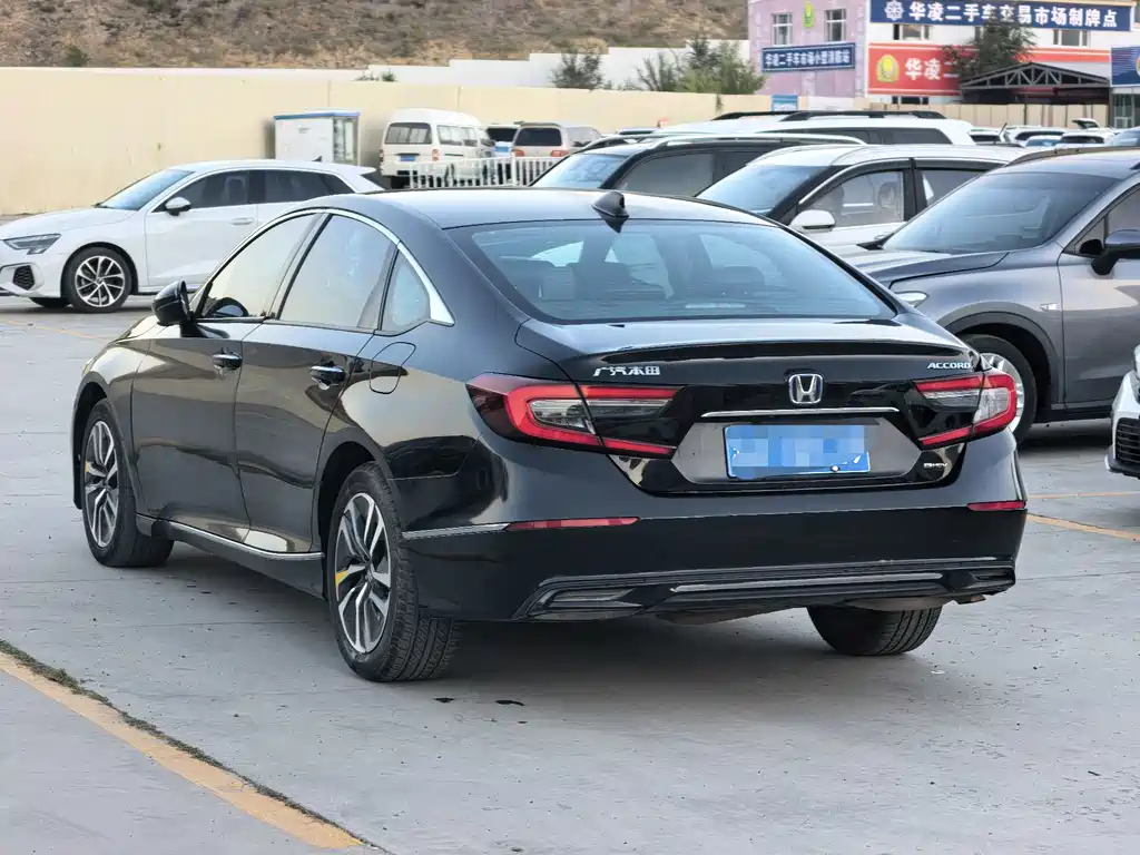 Honda Accord — фото 9
