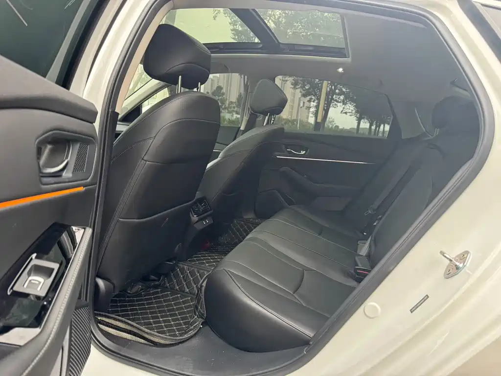 Honda Accord — фото 6