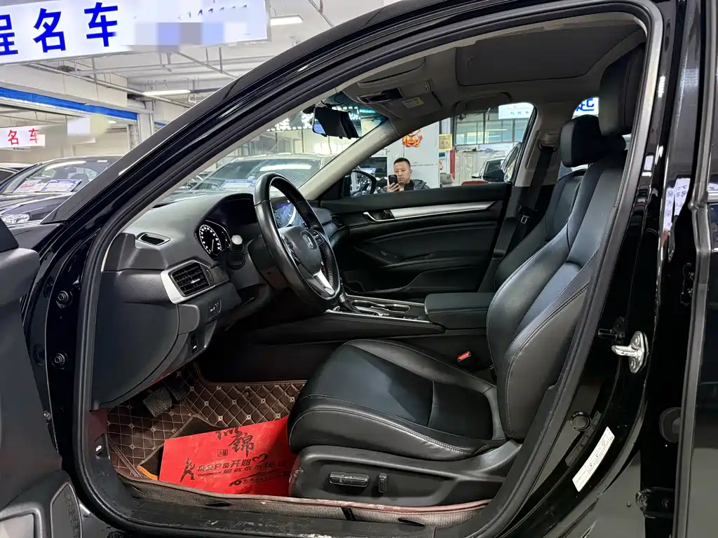 Honda Accord — фото 4