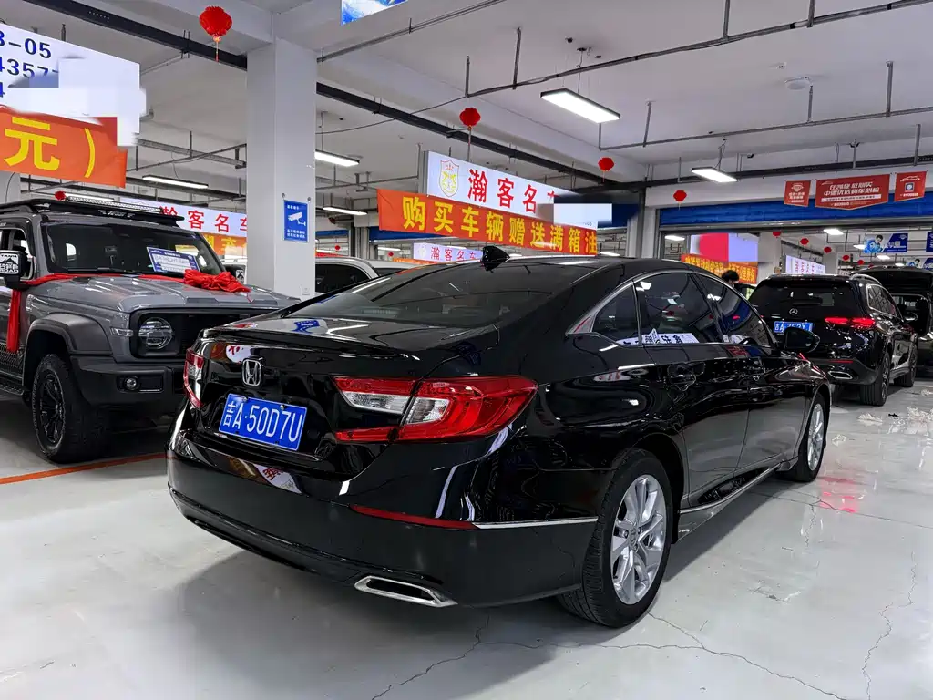 Honda Accord — фото 7