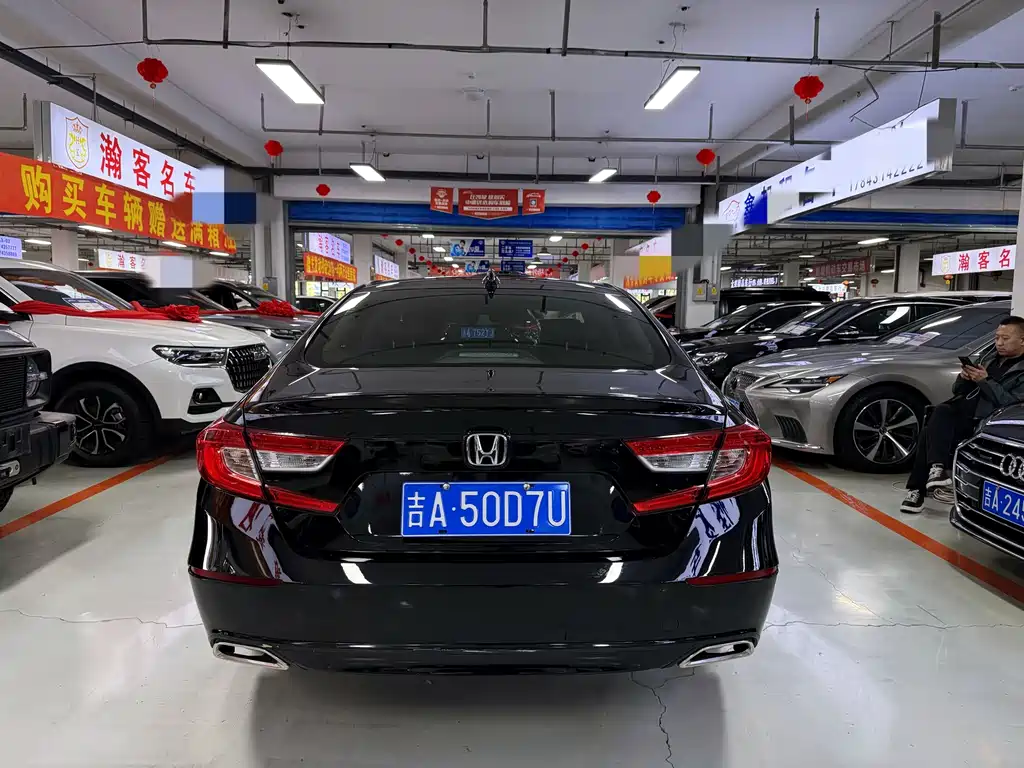 Honda Accord — фото 8