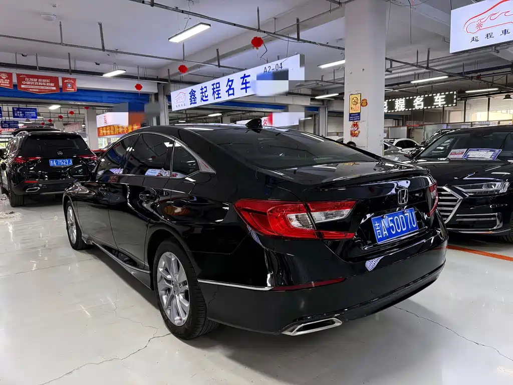 Honda Accord — фото 9