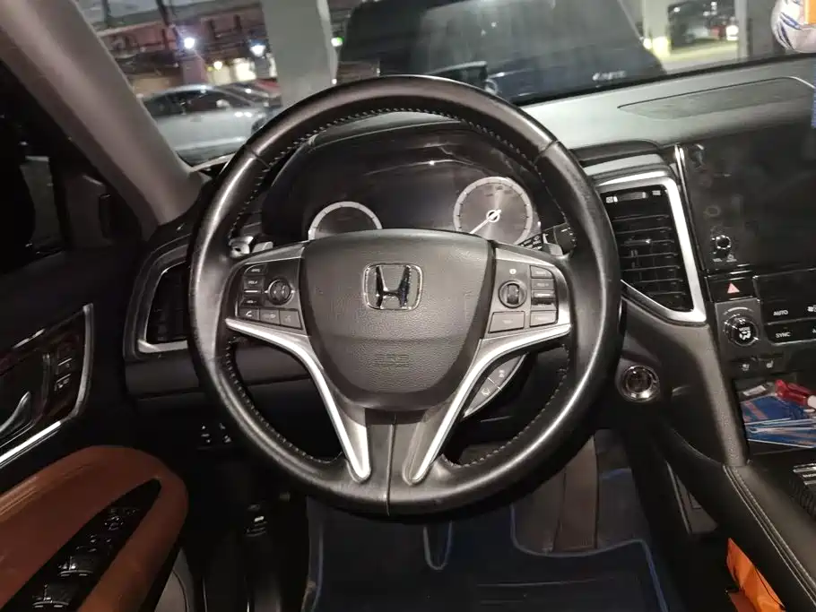 Honda UR-V — фото 15