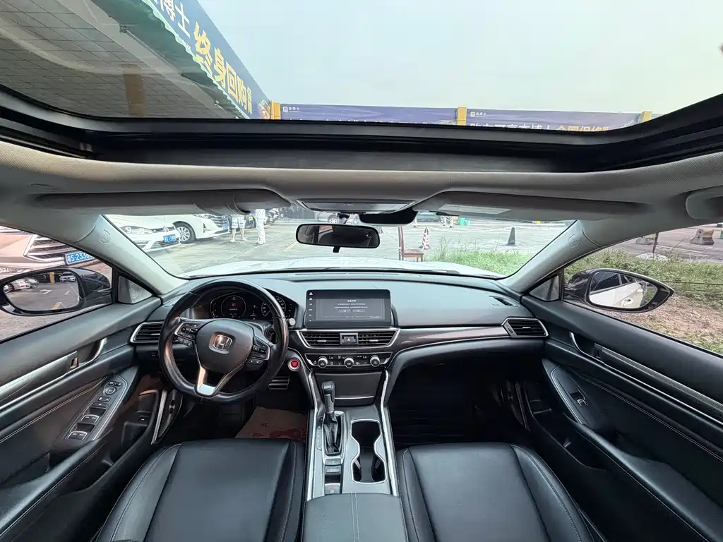 Honda Accord — фото 4