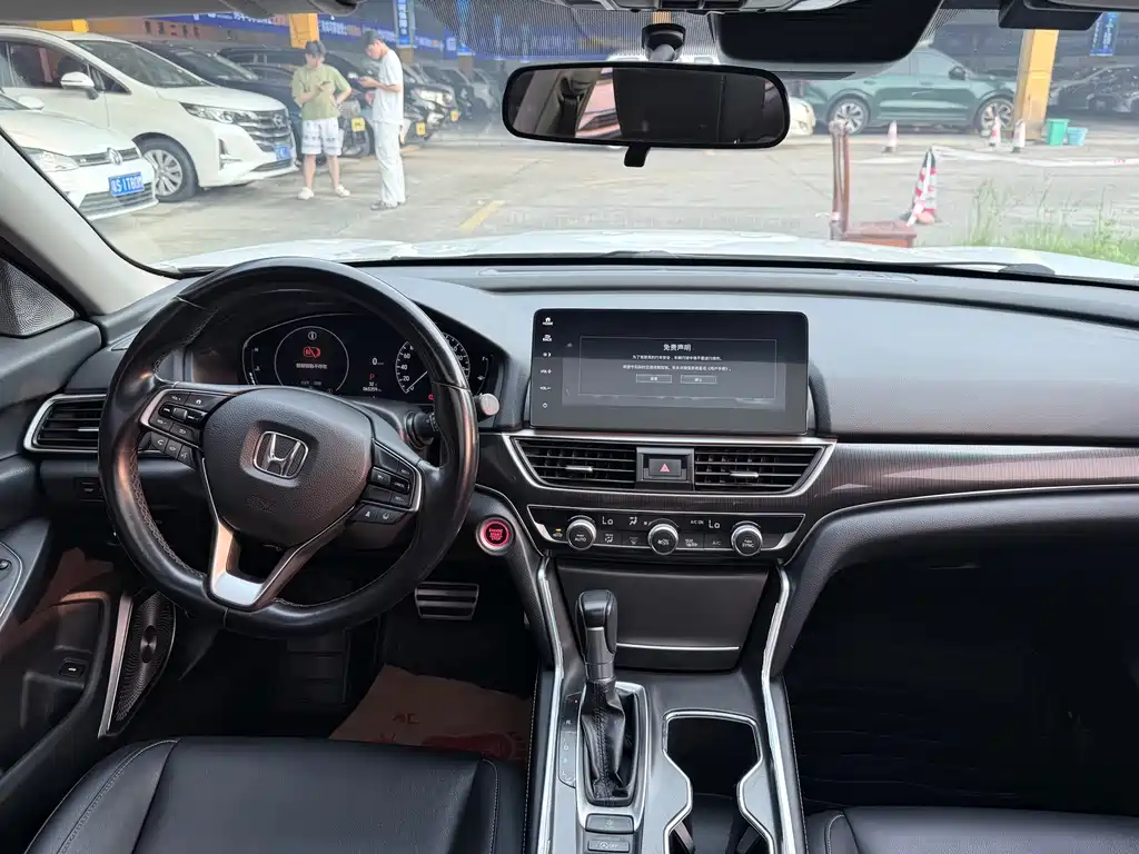 Honda Accord — фото 6