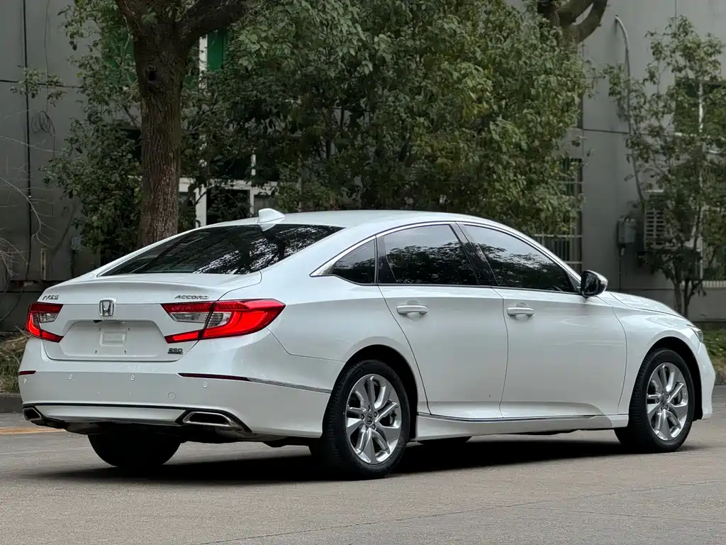 Honda Accord — фото 4