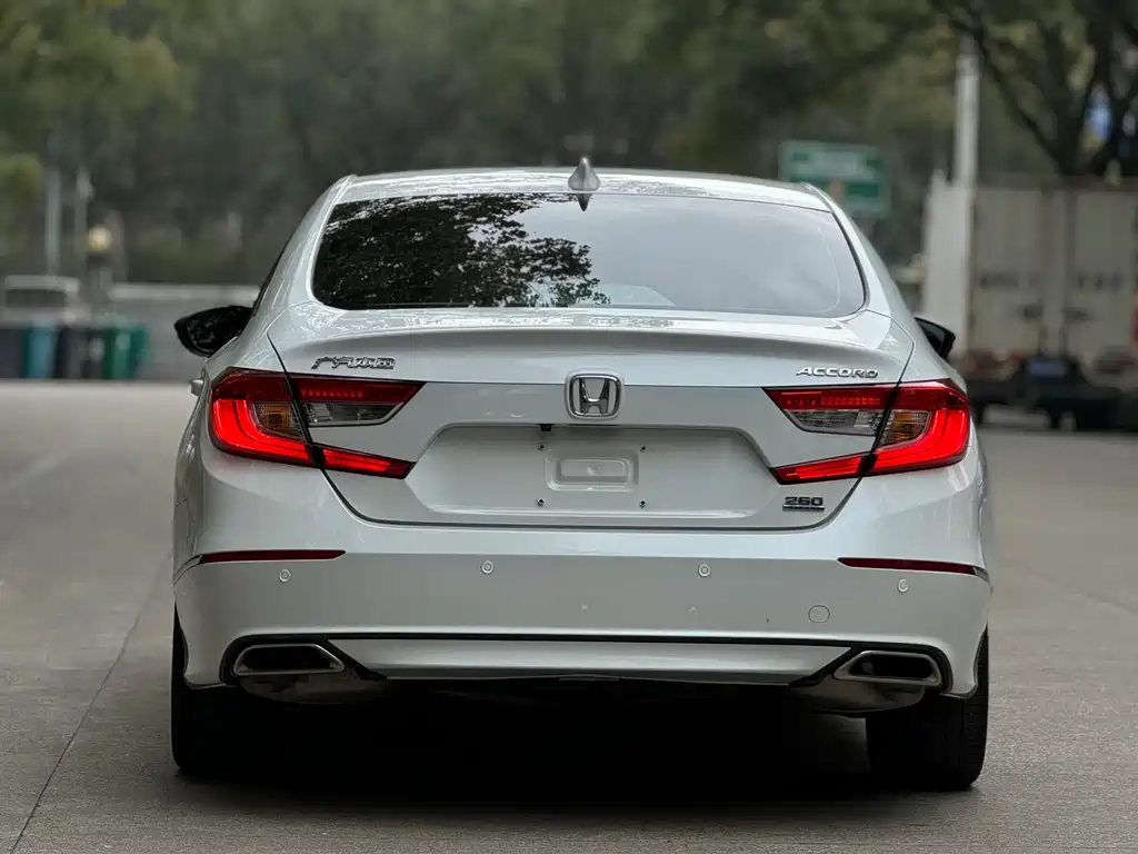 Honda Accord — фото 5