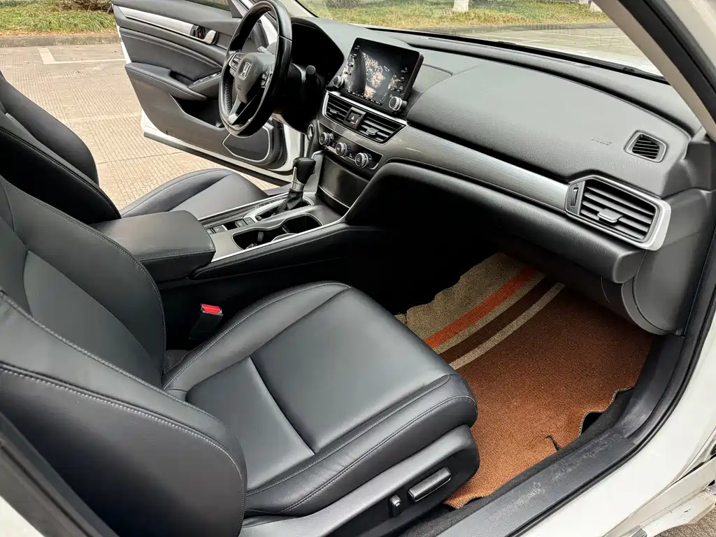 Honda Accord — фото 6