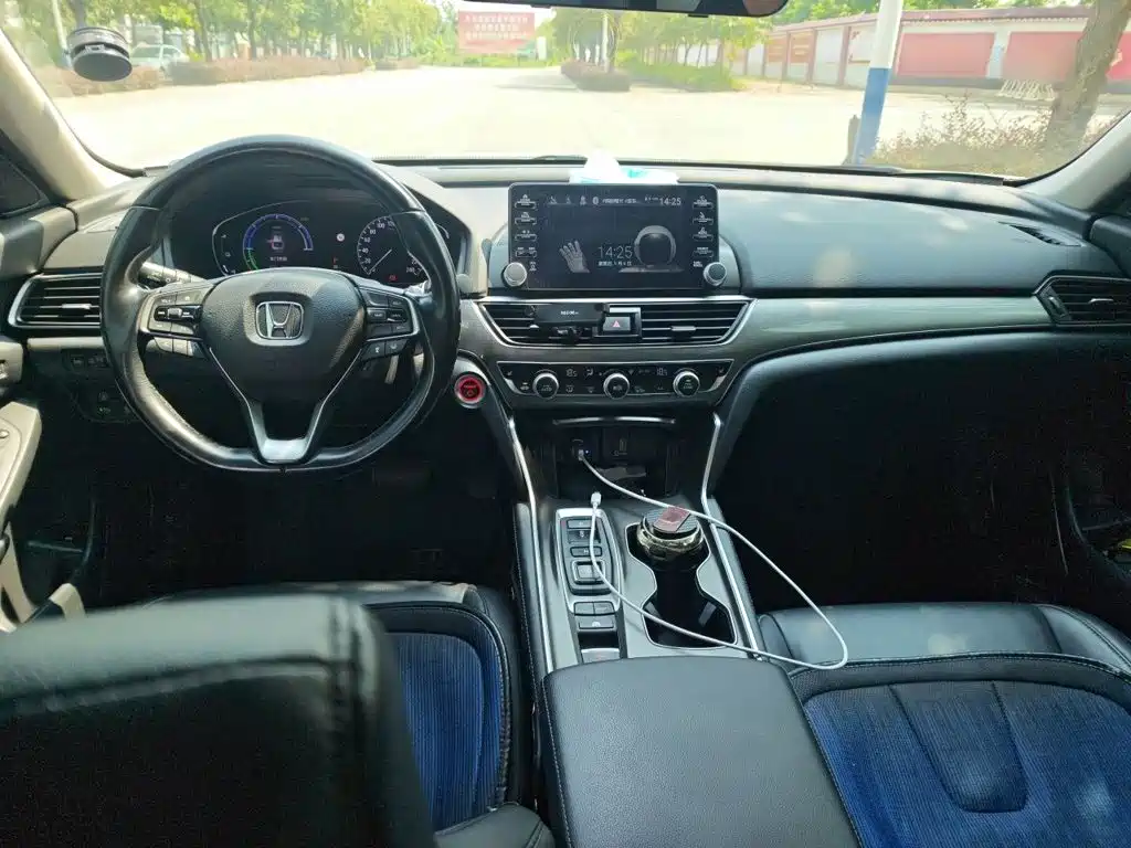 Honda Accord — фото 13