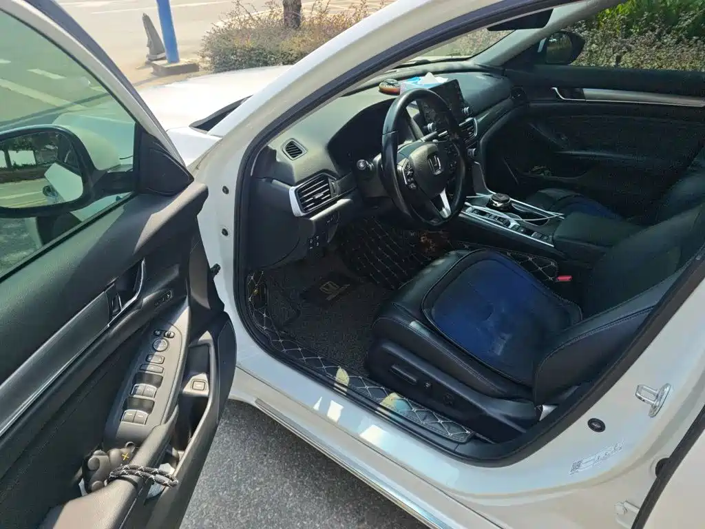 Honda Accord — фото 14