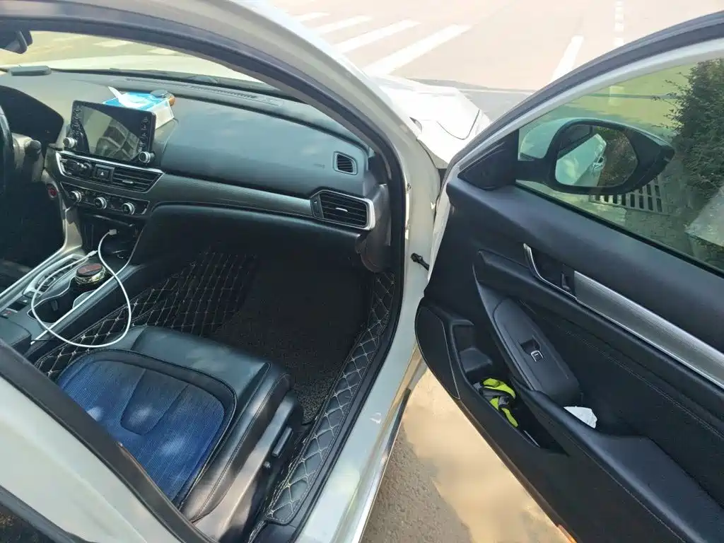 Honda Accord — фото 18
