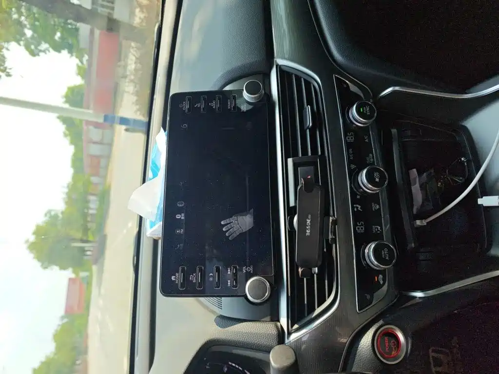 Honda Accord — фото 19