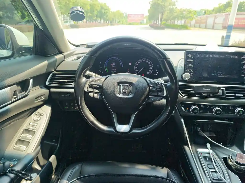Honda Accord — фото 3