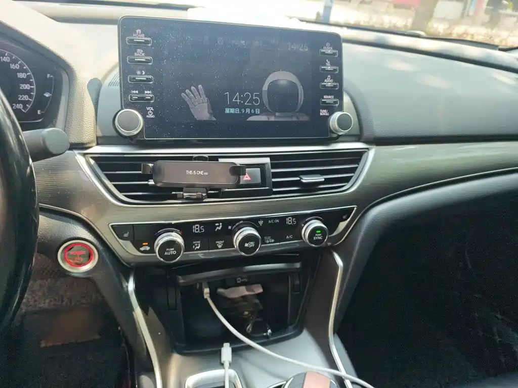 Honda Accord — фото 6