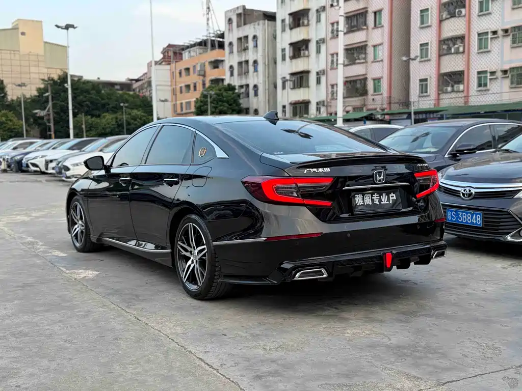 Honda Accord — фото 5