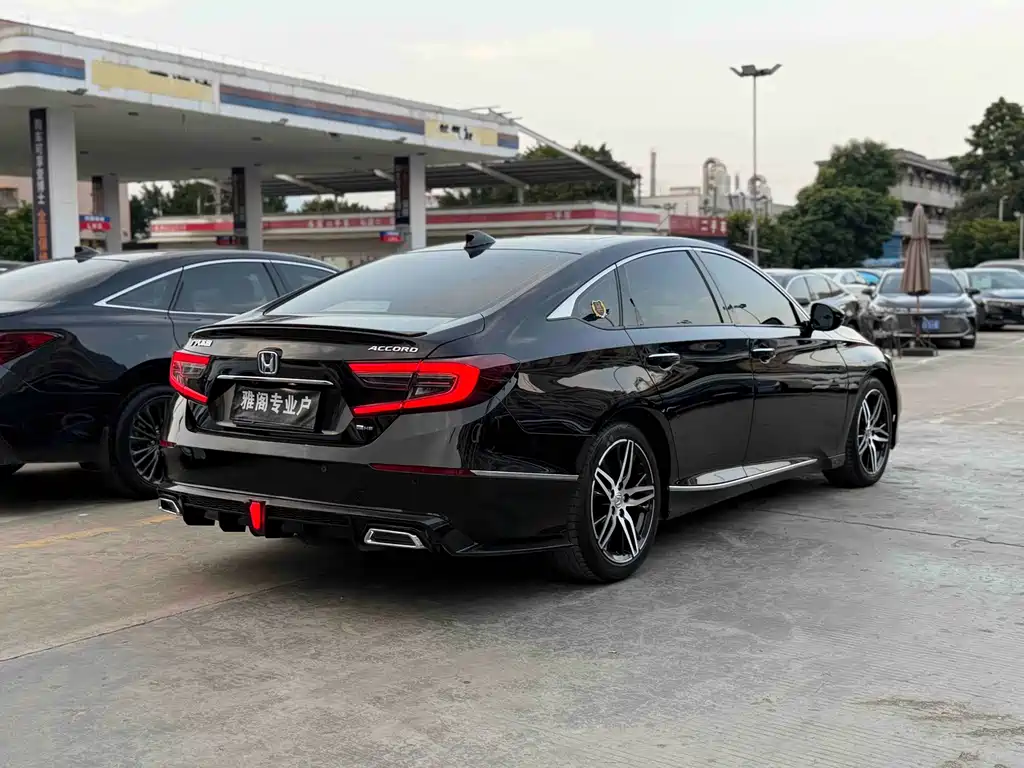 Honda Accord — фото 6