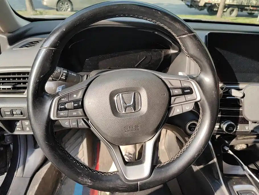 Honda Accord — фото 15