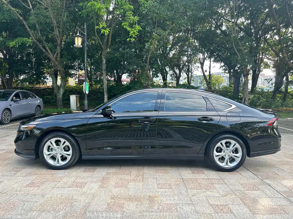 Honda Accord — фото 4