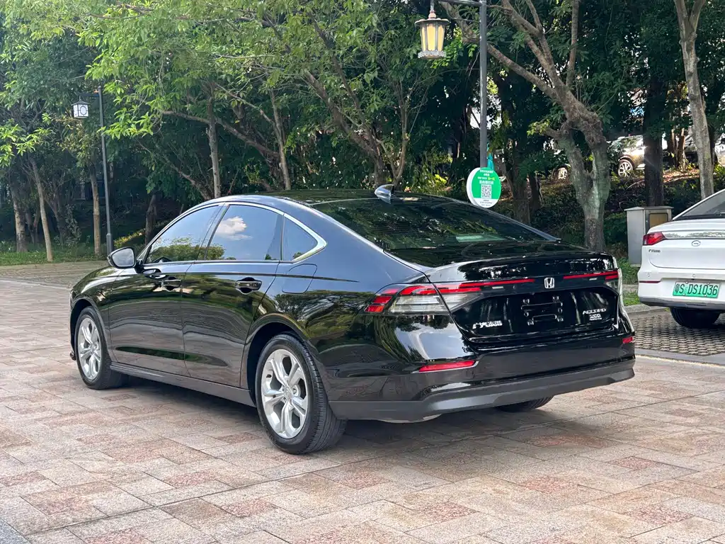 Honda Accord — фото 5