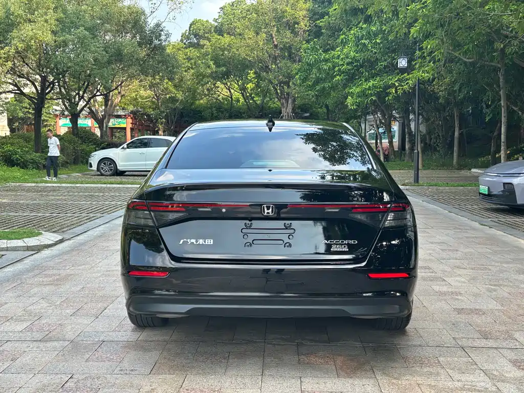 Honda Accord — фото 6