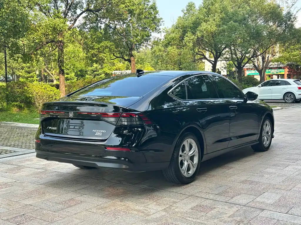 Honda Accord — фото 7