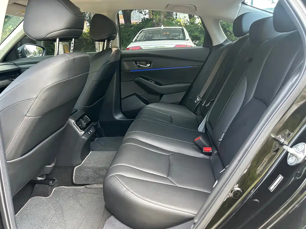 Honda Accord — фото 9