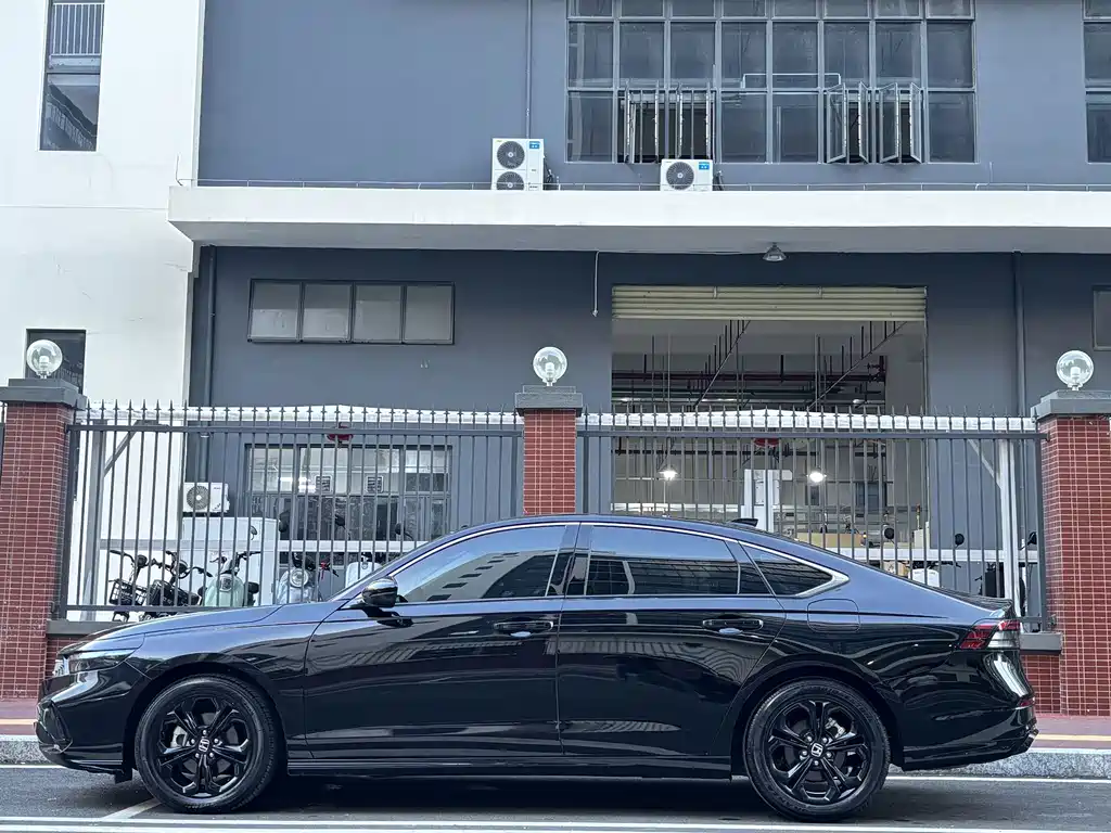 Honda Accord — фото 6